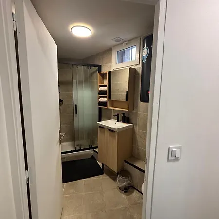 Renove Au Coeur De 2mn Metro Appartement