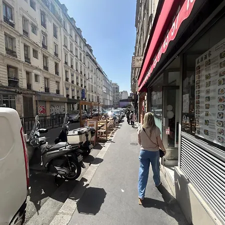 Renove Au Coeur De 2mn Metro Appartement Parijs